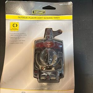 Defiant Outdoor Plug-In Light Sensing Timer - Black
